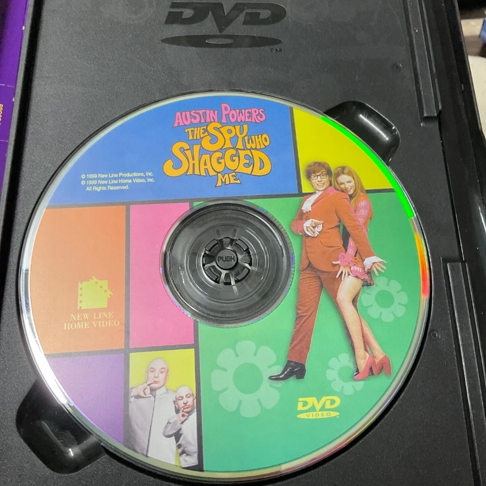DVD - Autin Powers: The Spy Who Shagged Me.  V167